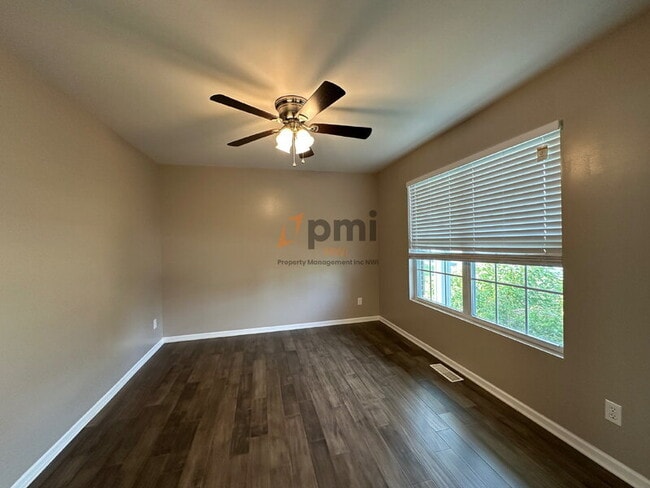 Photo - 1864 Westridge Dr