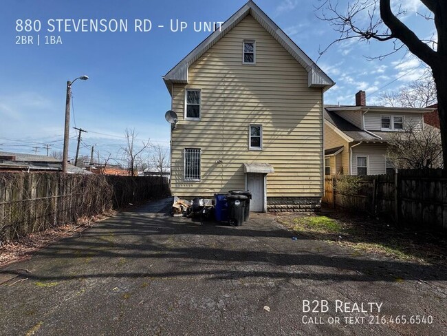 Building Photo - 880 Stevenson Rd Unit Up