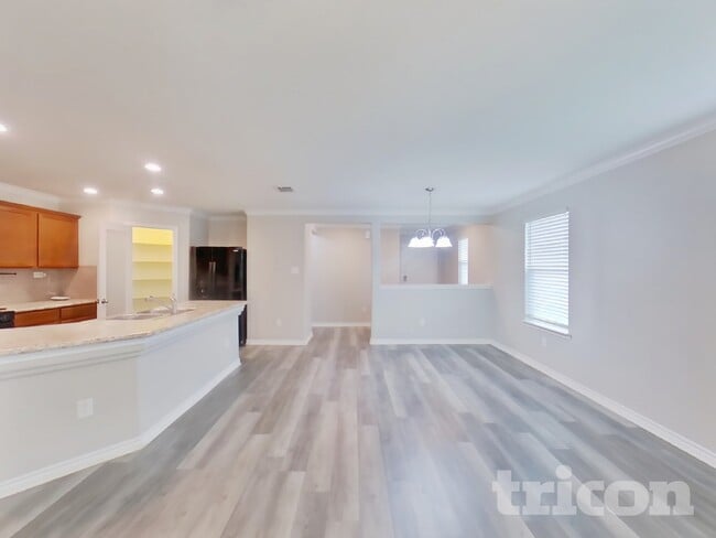 Photo - 15307 Delta Pt