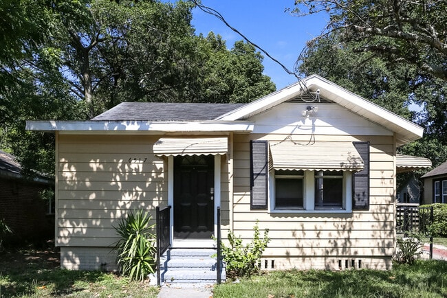 Building Photo - 6517 Sunset Dr Rental