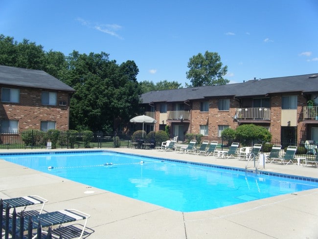 Quail Hollow Apartments