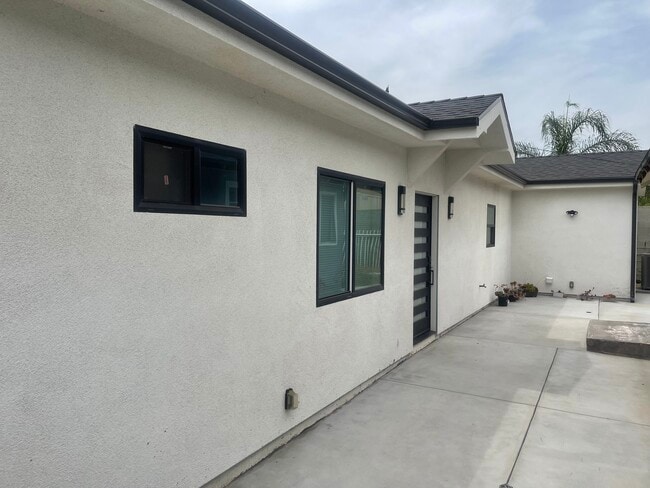 Building Photo - 10863 Nettleton St Rental