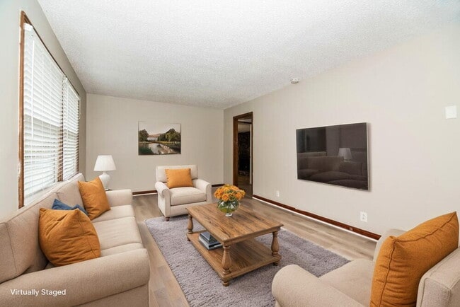 Photo - 118 Cloverdale Ct