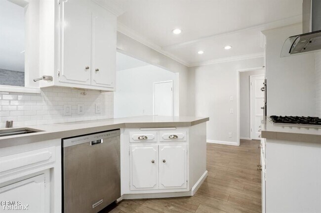 Photo - 3 br, 1.5 bath House - 400 San Antonio Rd