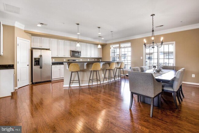 7969 Crescent Park Dr