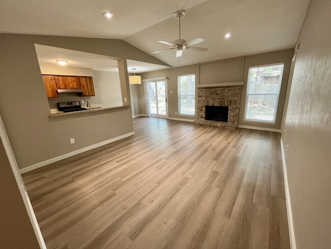 Photo - 4501 Dorsett Oaks Cir Unidad A