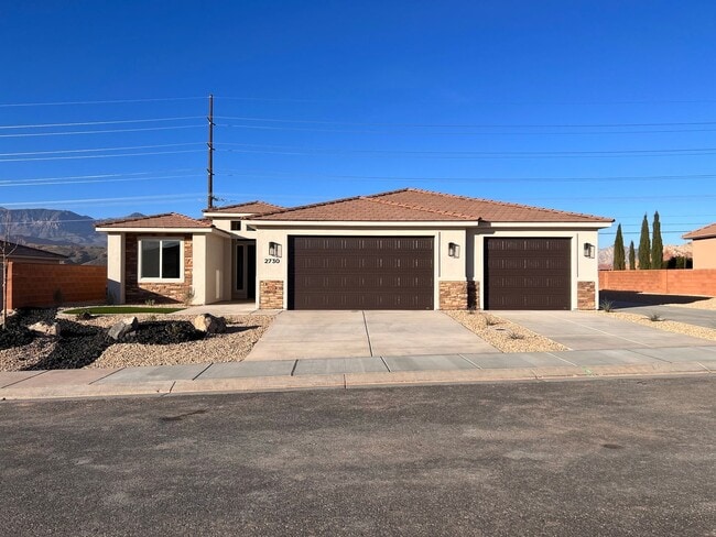 Building Photo - Newer home in Sky Ridge