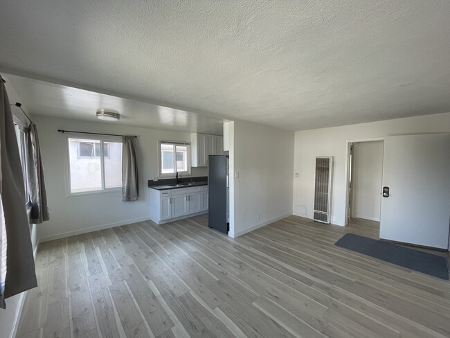 Photo - 2019 Arlington Ave Unidad C