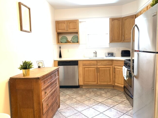 Photo - 2428 Cambreleng Ave Unit 2