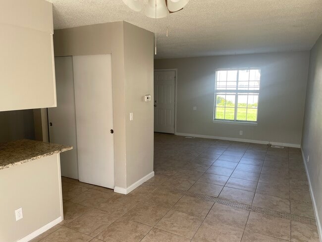 Building Photo - 1936 S Oswego Way