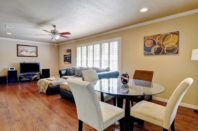 Photo - 3355 Bilglade Rd