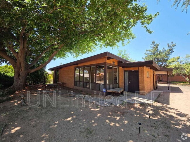 Building Photo - 355 Canyon Diablo Rd Rental