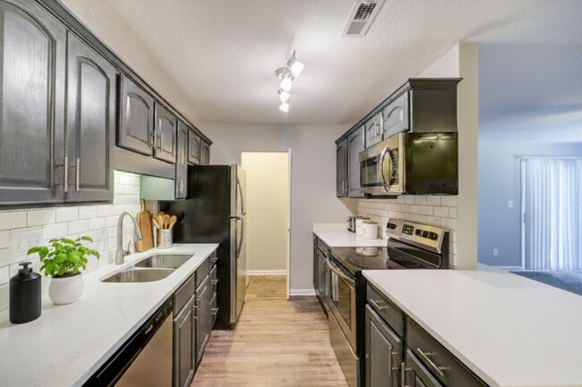 Photo - Triangle Park Apartments