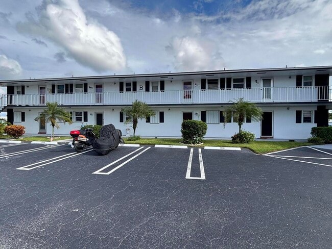 Photo - 1112 Lake Terrace Unit 207