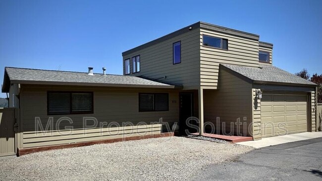 Photo - 974 Vernal Ave