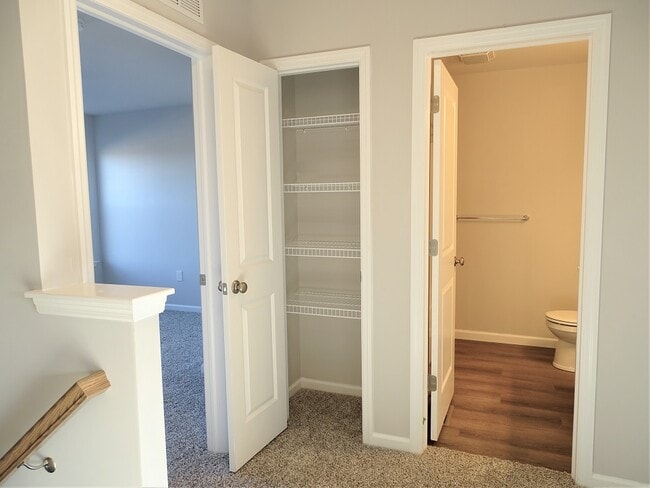 Photo - 19 Cobblestone Ct