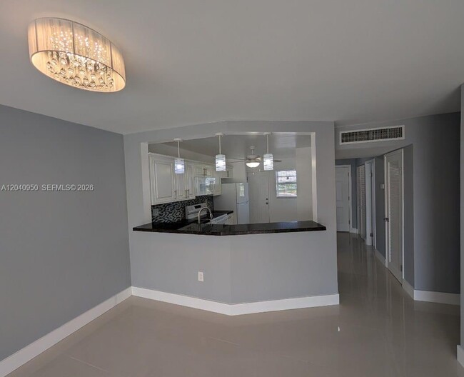 Photo - 1750 NE 191st St Unidad 622-3