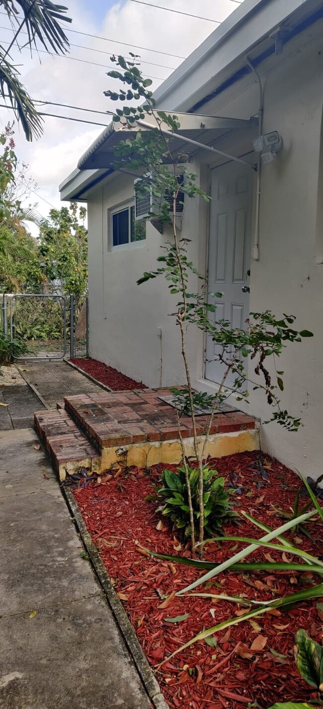 Photo - 1511 NE 160th St House