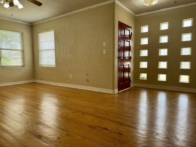 Photo - Mid-century 3-bedroom, 2-bathroom home!