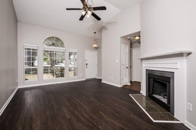 Photo - 504 Heathwick Dr