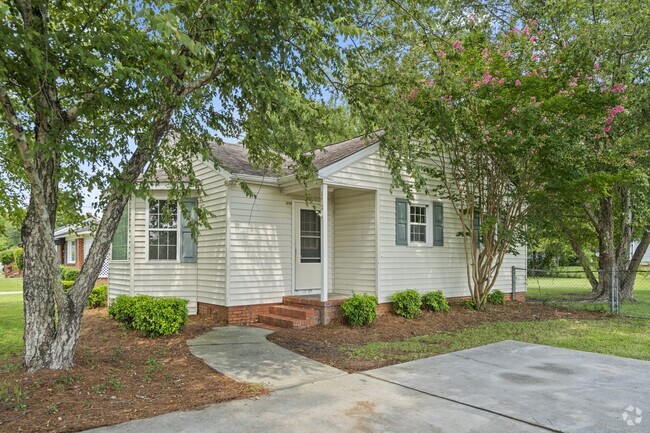 Building Photo - 172 S Aiken Dr Rental