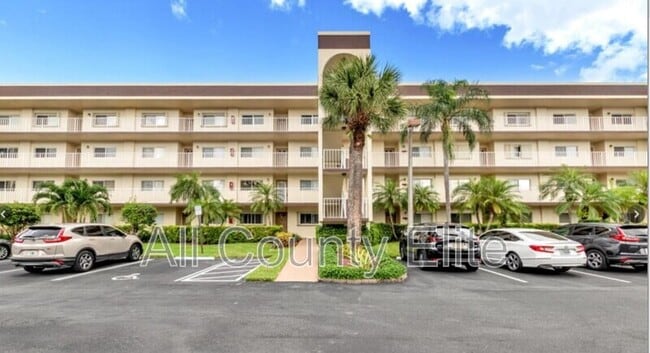 Building Photo - 4735 Lucerne Lakes Blvd E Unit 204