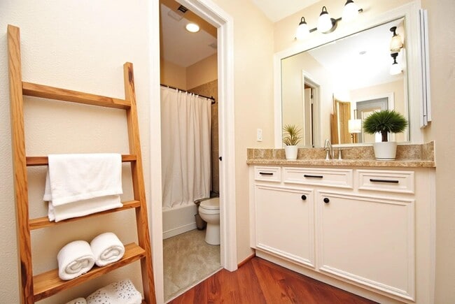 Photo - 738 Country Pl Dr Unit C