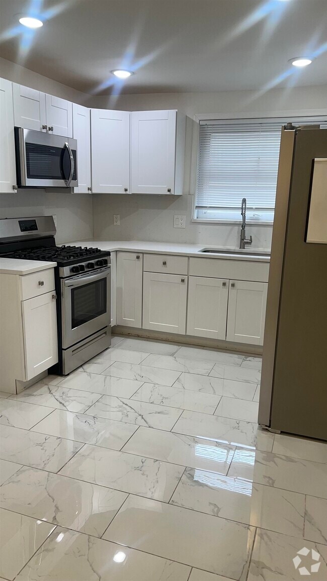 Building Photo - 85 W 26th St Unit 1 Rental