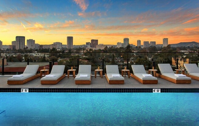 View from Rooftop at Ten 310 in Los Angeles, CA. - Ten310 Rental