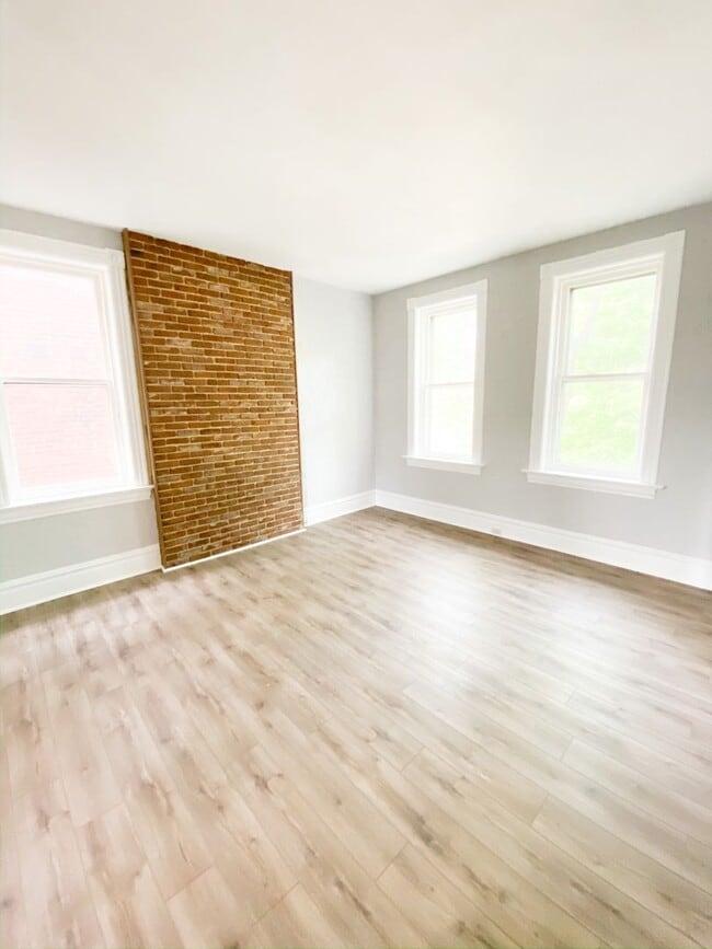 Photo - Spacious Historic Homestead on cobblestone drive, 3 Bed, Central AC