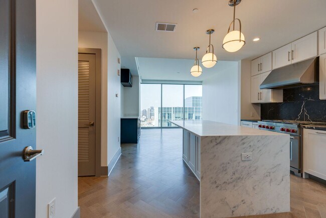 Photo - 2 Bedroom Luxury Condo w/ Exquisite Design and World-class Service