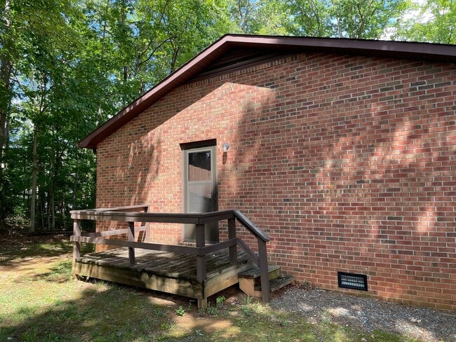 Building Photo - 352 Unit 224-B Rental