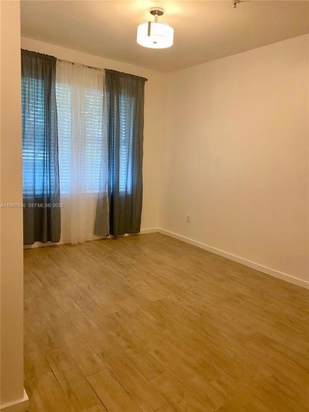 Photo - 1611 Meridian Ave Unidad 106