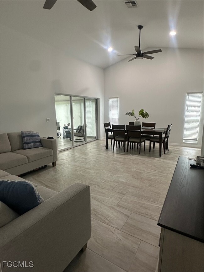 Building Photo - 16821 Sanibel Sunset Ct Unit 203