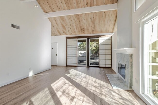 Photo - Charming 2 Bed 2 Bath Sunnyvale Condo with Vaulted Ceilings and Patio