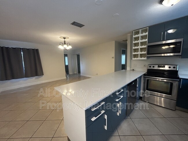 Photo - 9369 93rd Ave