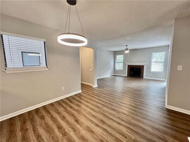 Photo - 1605 Huntingdon Chase