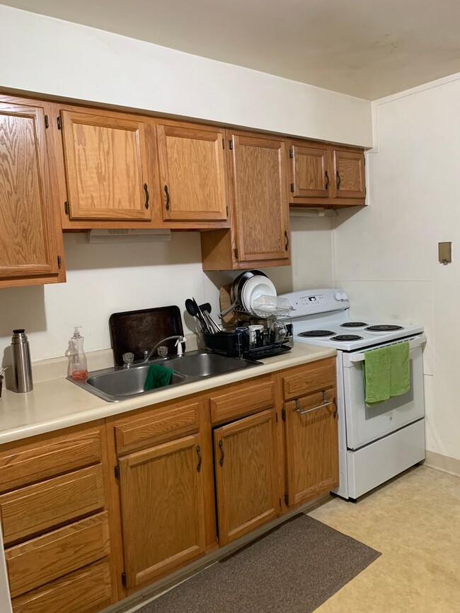 Photo - Multi-Level Duplex with 3 Bedrooms & 2 Bat... House