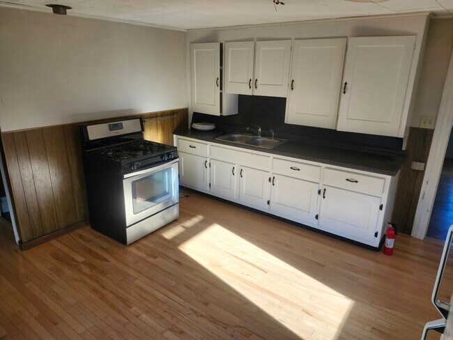 Photo - 108 3rd St Unit 108 3rd st leominster MA