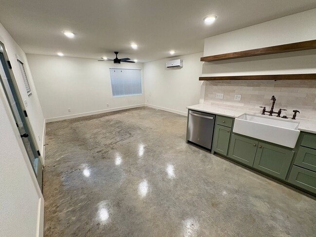 Photo - MTR2a-4 Unit Main House- ADU