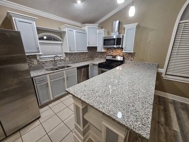 Building Photo - 204 Brandywine Rd Unit B