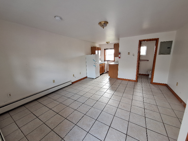 Building Photo - 2071 Ulster Ave Rental