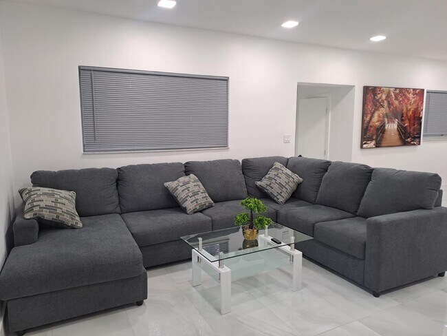 Photo - 1060 Tyler St