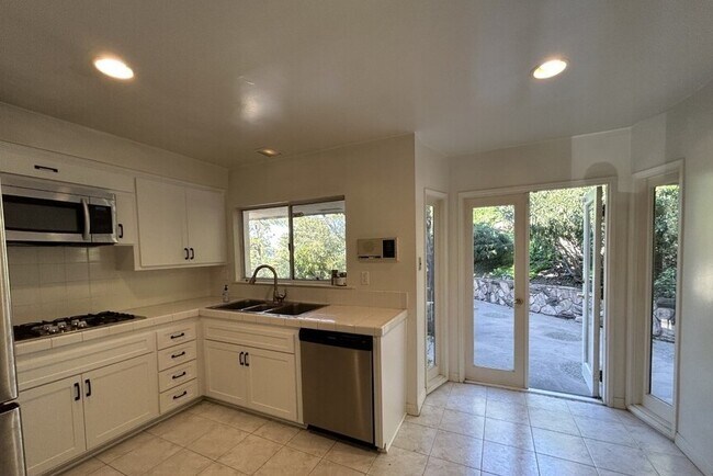 Cocina - 17218 Escalon Dr