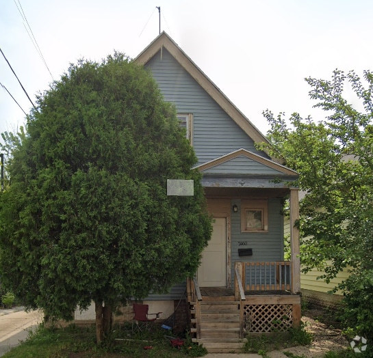 Building Photo - 2460 N 30th St Rental