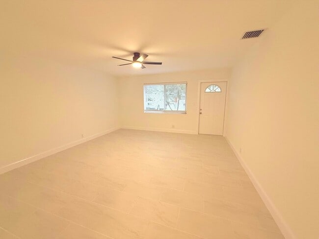 Photo - 626 Prosperity Farms Rd