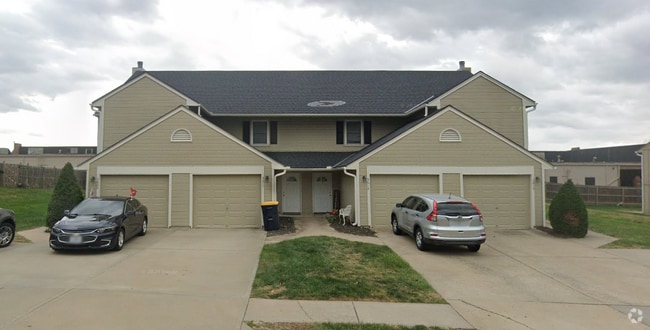 Building Photo - 5615 NW 66th Terrace Rental