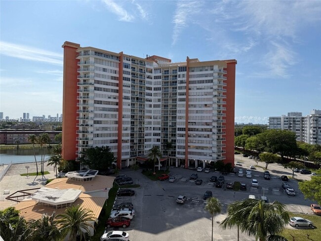 Building Photo - 1301 NE Miami Gardens Dr Unit 711W