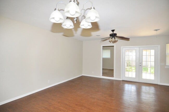 Photo - 1117 Trailwood Dr