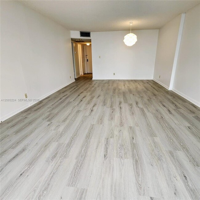 Photo - 18151 NE 31st Ct Unit 805